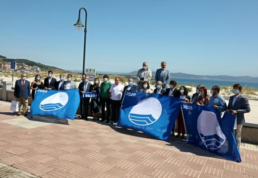 Este verán un total de 14 concellos da Coruña lucirán 37 Bandeiras Azuis nos seus areais
